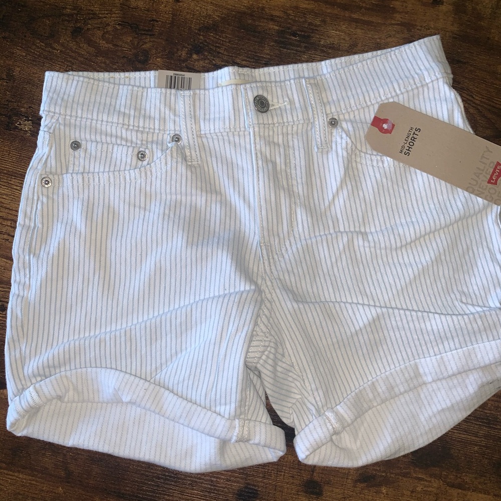 Levi’s stripped shorts